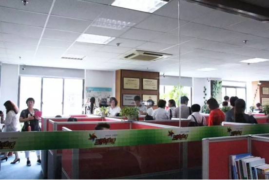 奧迪堅呼叫中心為民服務(wù)熱線“樣板間”