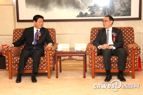 陜西省委副書記、省長趙正永與中國聯(lián)通副總經(jīng)理姜正溝通交流