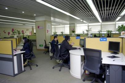 10086工作現(xiàn)場(chǎng)環(huán)境優(yōu)美，井井有條。