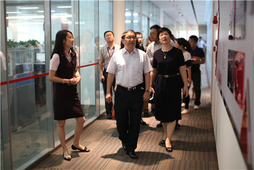 參觀招商銀行遠程銀行中心